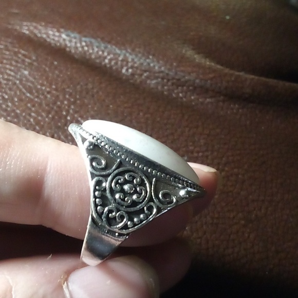 NIP - Australian Mystic Opal Treasure Retro Silver Tone Ring - Size 7.5 - Picture 3 of 4